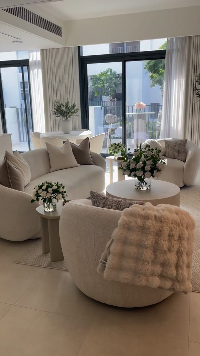 Post 3 by Kaz 🌸 on Instagram (video)