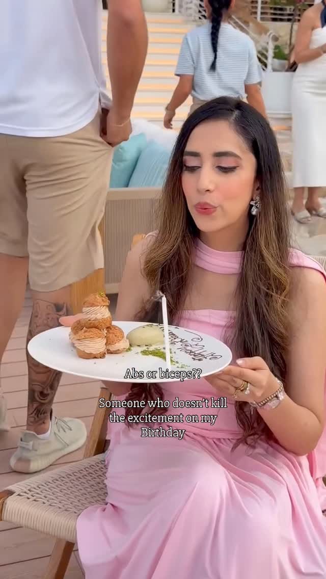 Post 2 by حرہ خان | ℋ𝓎𝓇𝒶 𝓀𝒽𝒶𝓃 on Instagram (video)