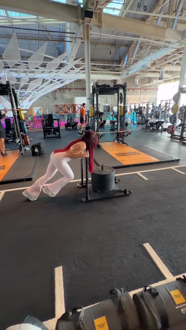 Post 3 by Monika Naeem on Instagram (video)