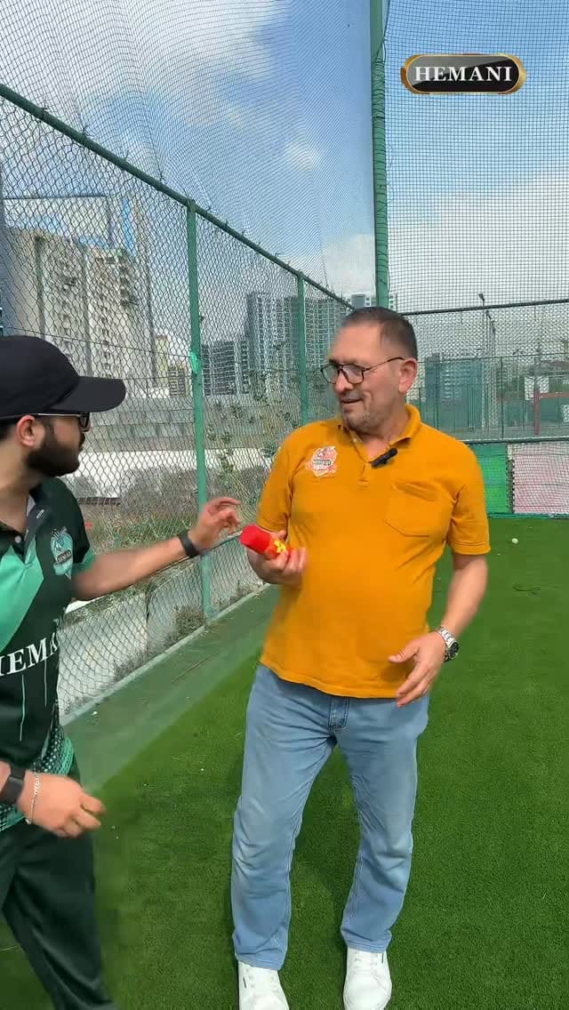 Post 3 by Hemani Herbal Arabia on Instagram (video)