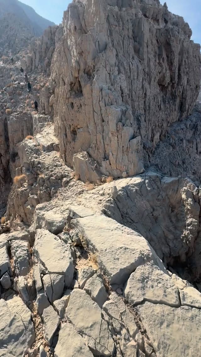 Post 4 by 𝗗𝗔𝗡𝗔 𝗠𝗔𝗧𝗔𝗥 on Instagram (video)