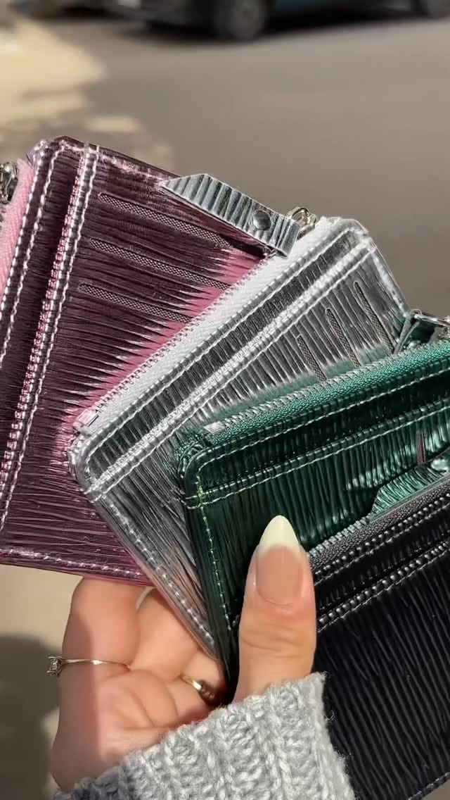 Post 4 by Smile Store on Instagram (video)