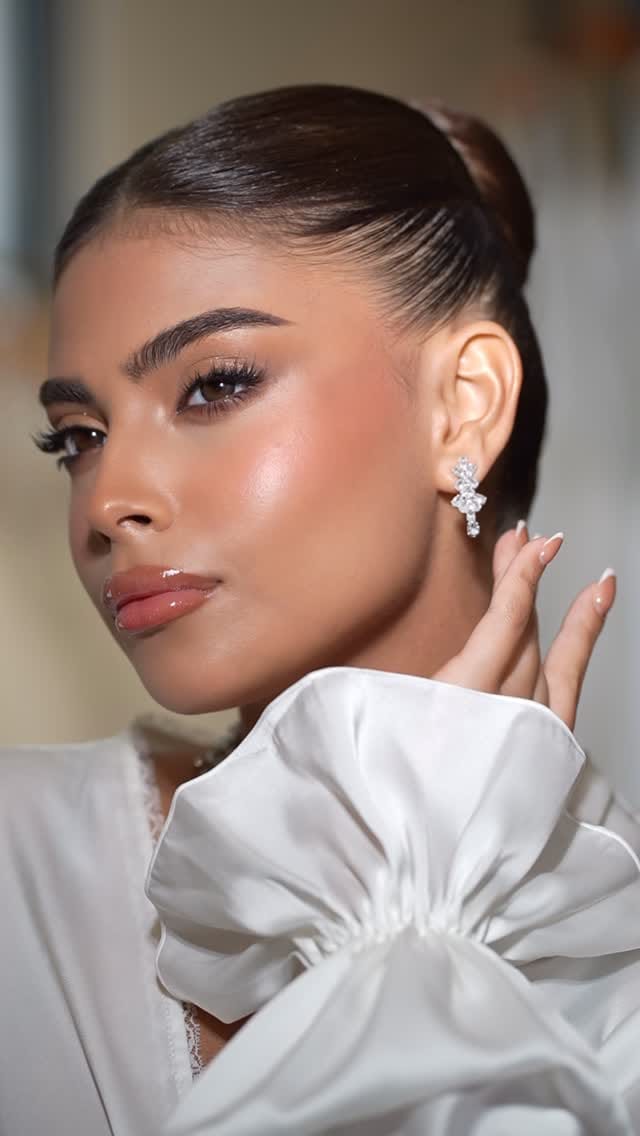 Post 2 by Bridal Makeup Artist on Instagram (video)