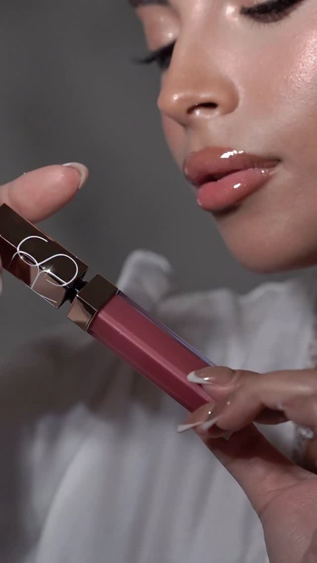 Post 6 by Bridal Makeup Artist on Instagram (video)