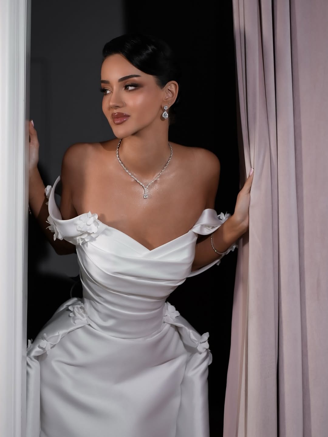 Post 1 by Bridal Makeup Artist on Instagram (carousel)