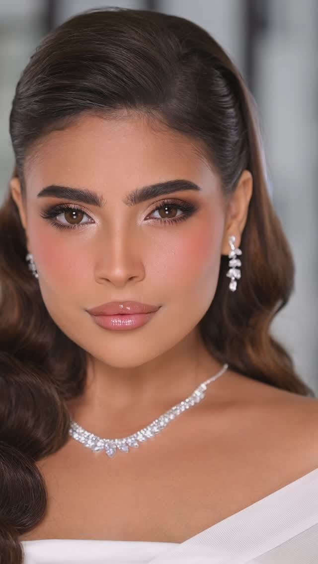 Post 9 by Bridal Makeup Artist on Instagram (video)