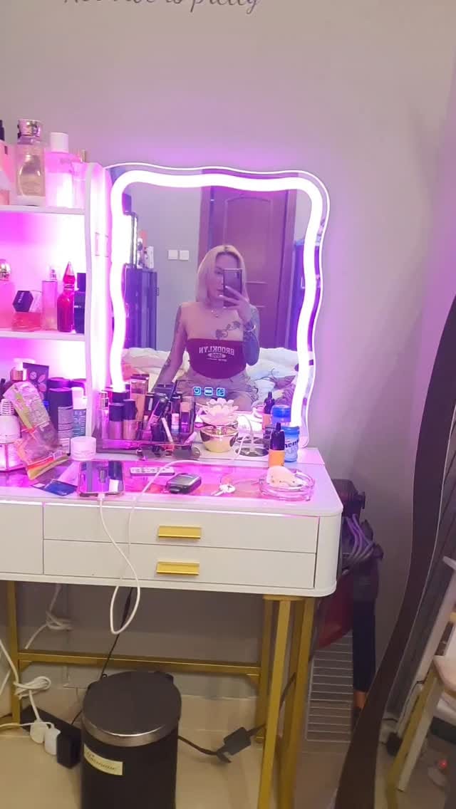 Post 2 by Maria Isabela on Instagram (video)