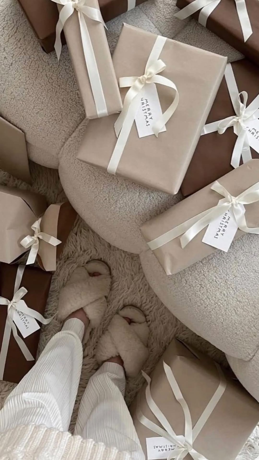 Post 10 by Vivi ♡ on Instagram (video)