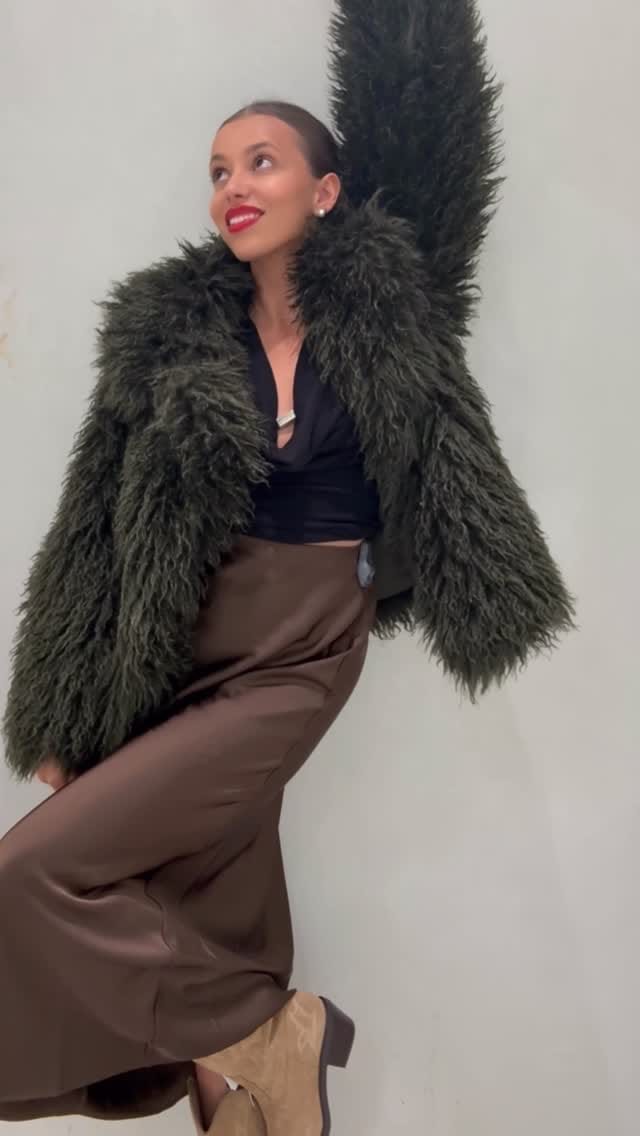 Post 4 by Dominika Wybudowska on Instagram (video)