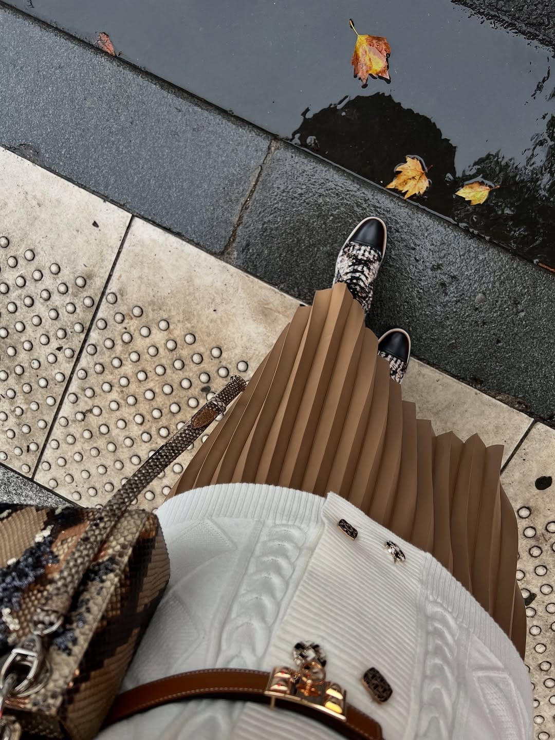 Post 7 by Z͏a͏h͏r͏a͏ D͏a͏r͏w͏i͏s͏h͏ - Fashion Stylist on Instagram (carousel)
