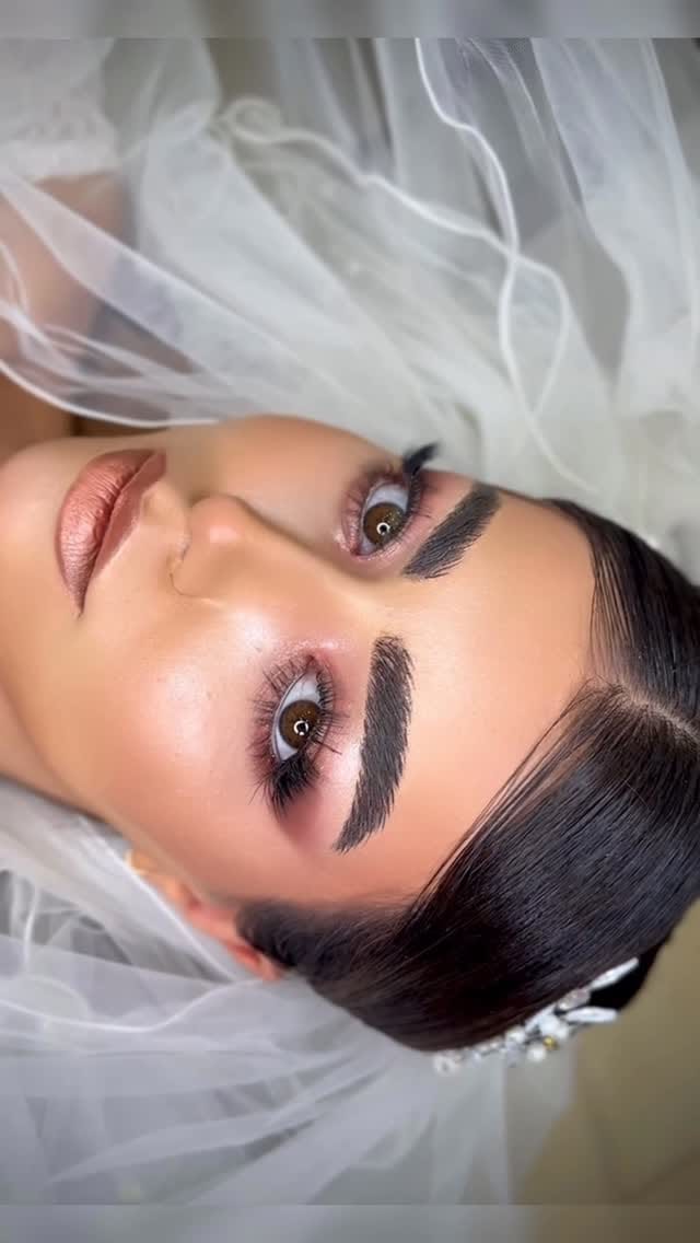 Post 2 by عروس ماه پیشونی on Instagram (video)