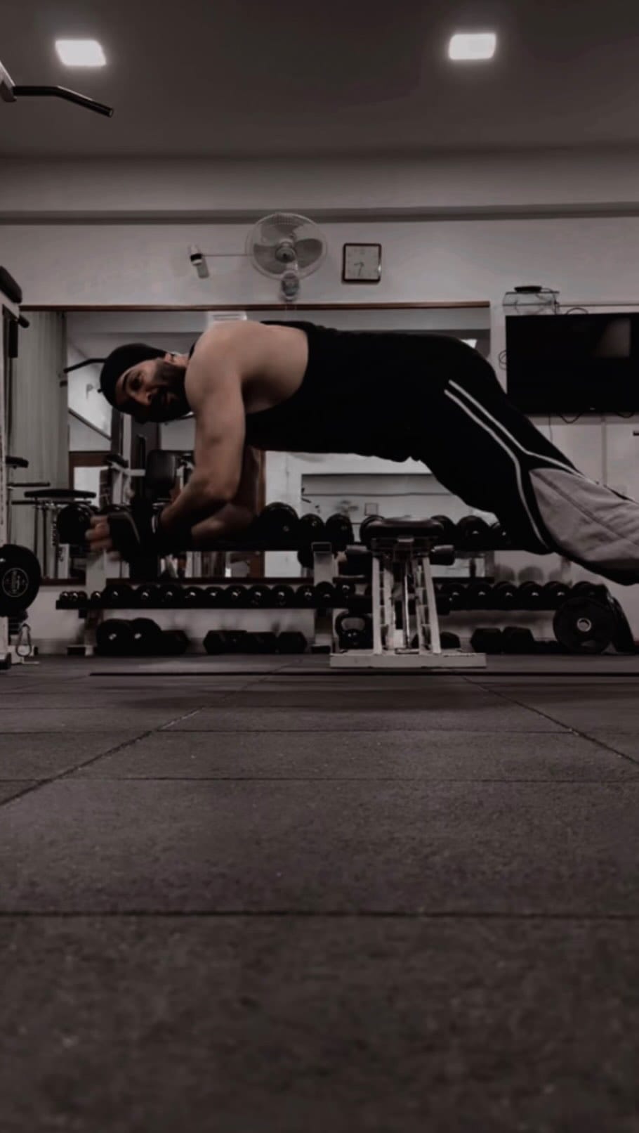 Post 3 by Simrranjit Ghuraa|The Hunger Blogger🇮🇳 on Instagram (video)