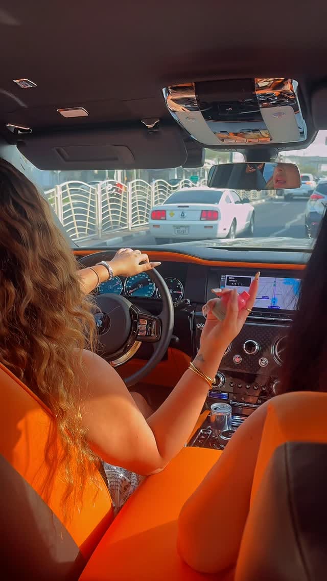 Post 8 by 𝒮𝒶𝓇𝒶𝐹𝒶𝓈𝒽𝒾𝑜𝓃𝒾𝓈𝓉𝒶 🍉 UGC Content Creator 🧿Dubai Princess 💖🇦🇪 on Instagram (video)