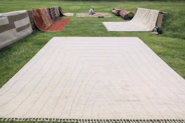 Post 2 by Weavers Rug Dubai on Instagram (video)