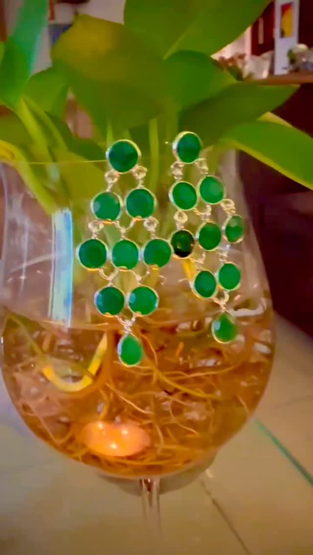 Post 3 by Sabyavi Fashion, Gold Plated and Sterling Silver Jewelry on Instagram (video)