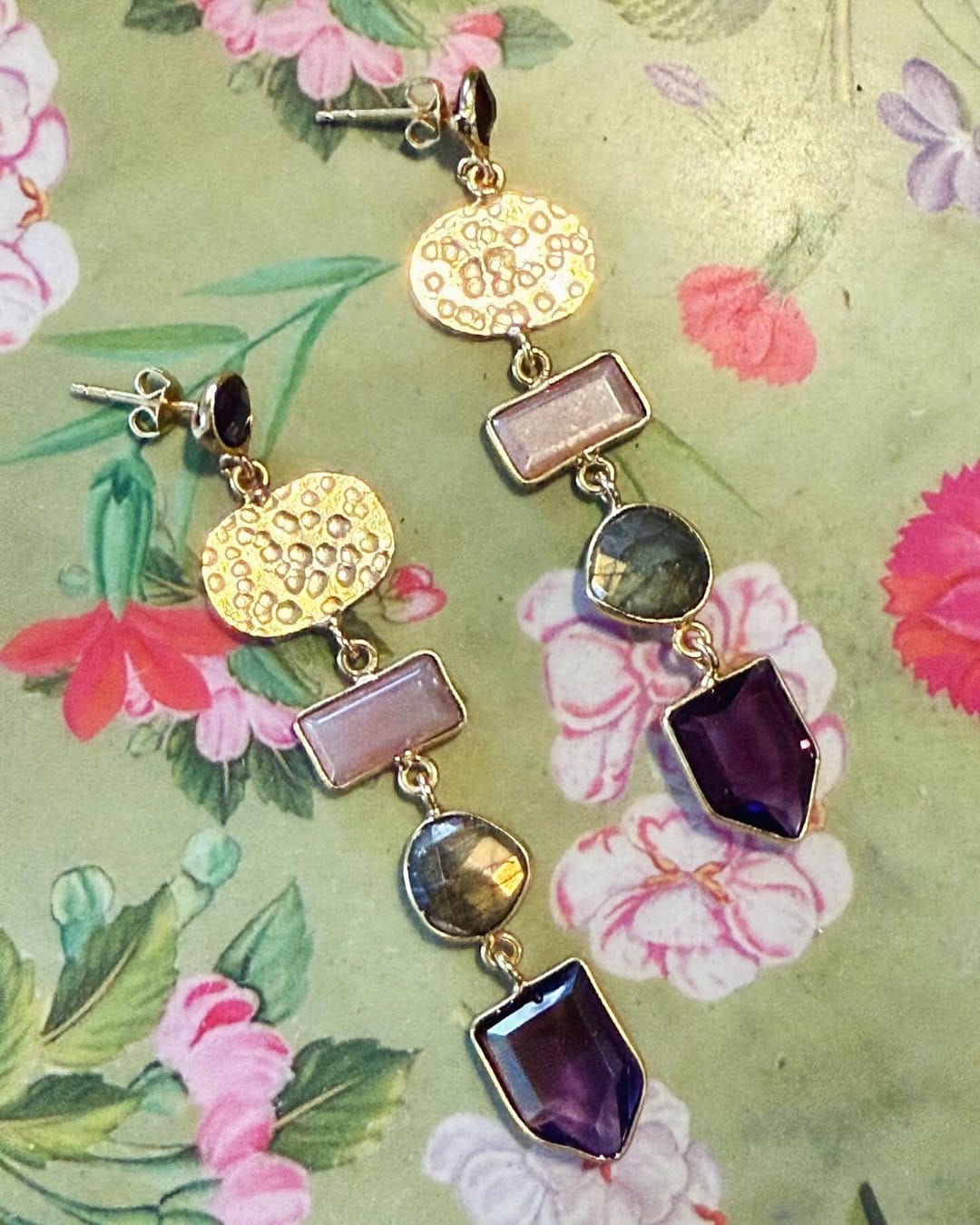 Post 4 by Sabyavi Fashion, Gold Plated and Sterling Silver Jewelry on Instagram (image)