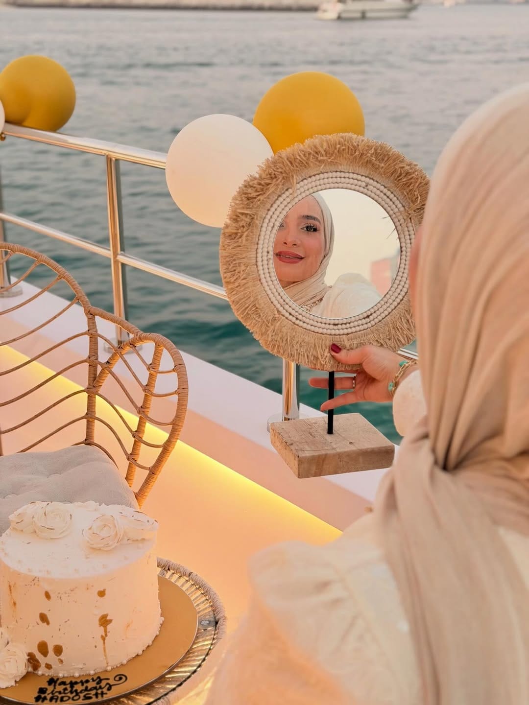 Post 2 by Hadosh blog on Instagram (carousel)