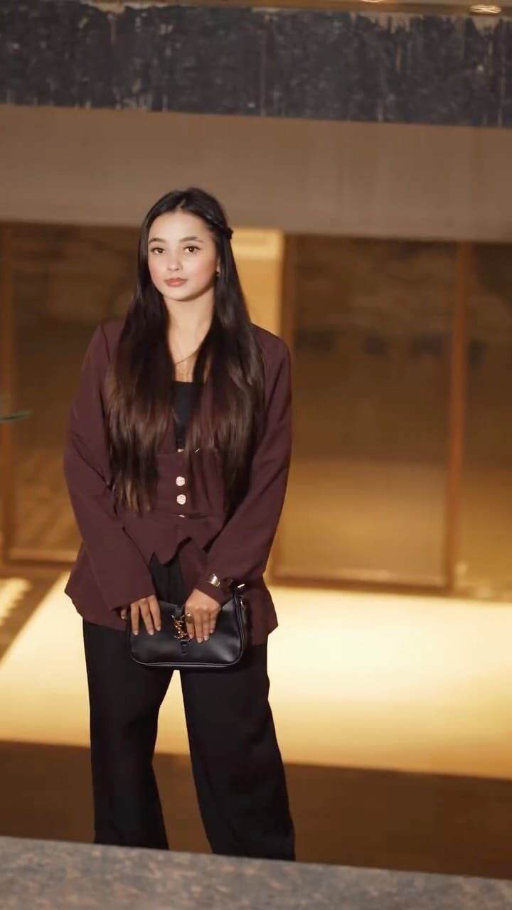 Post 4 by Mehak on Instagram (video)