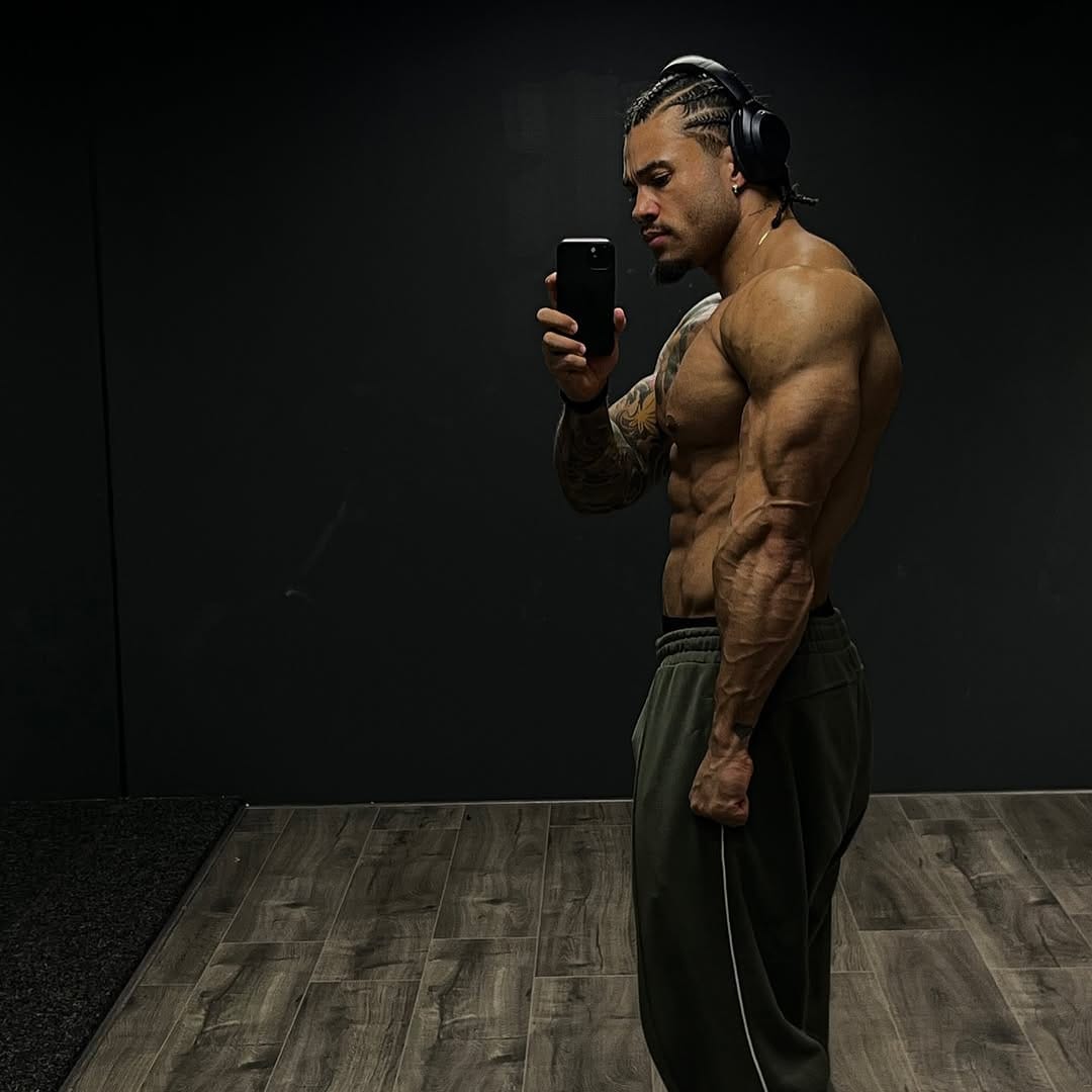 Post 9 by Jordy Jahmal  |  Road To Pro IFBB 🌐 on Instagram (carousel)