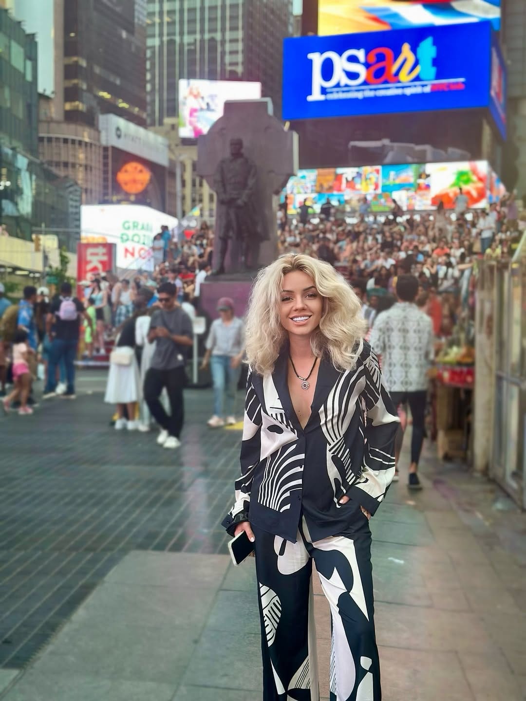 Post 6 by Natali Kortes on Instagram (carousel)