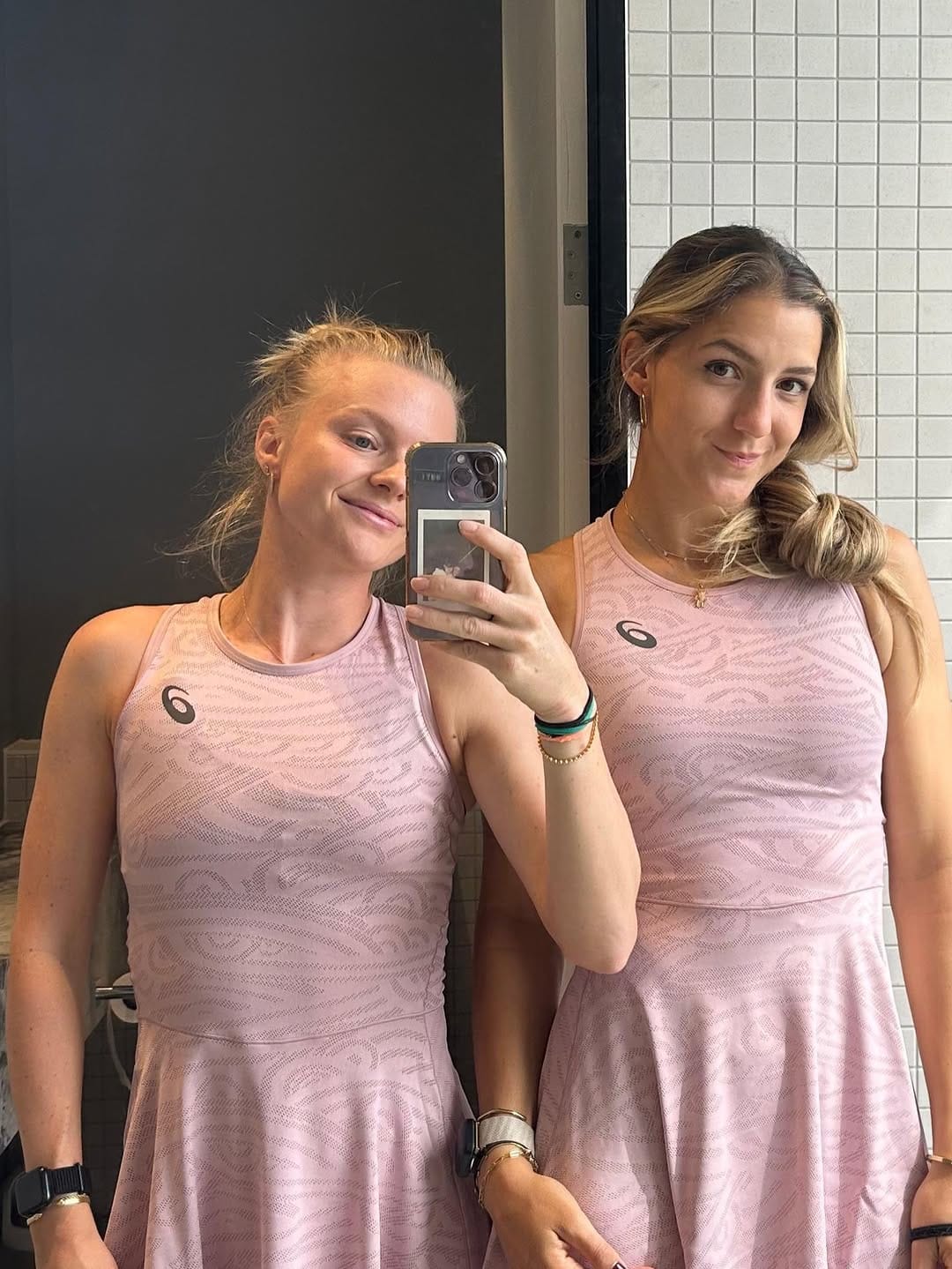Post 1 by Harriet Dart on Instagram (carousel)