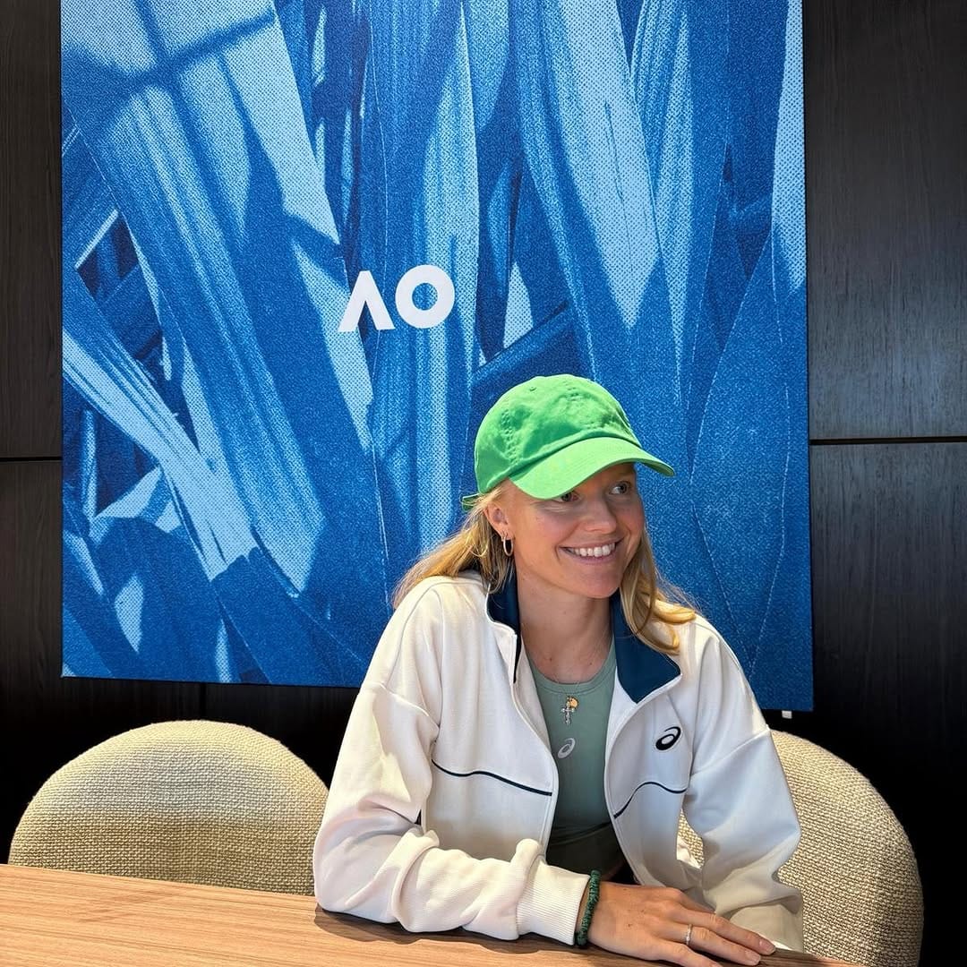 Post 4 by Harriet Dart on Instagram (image)