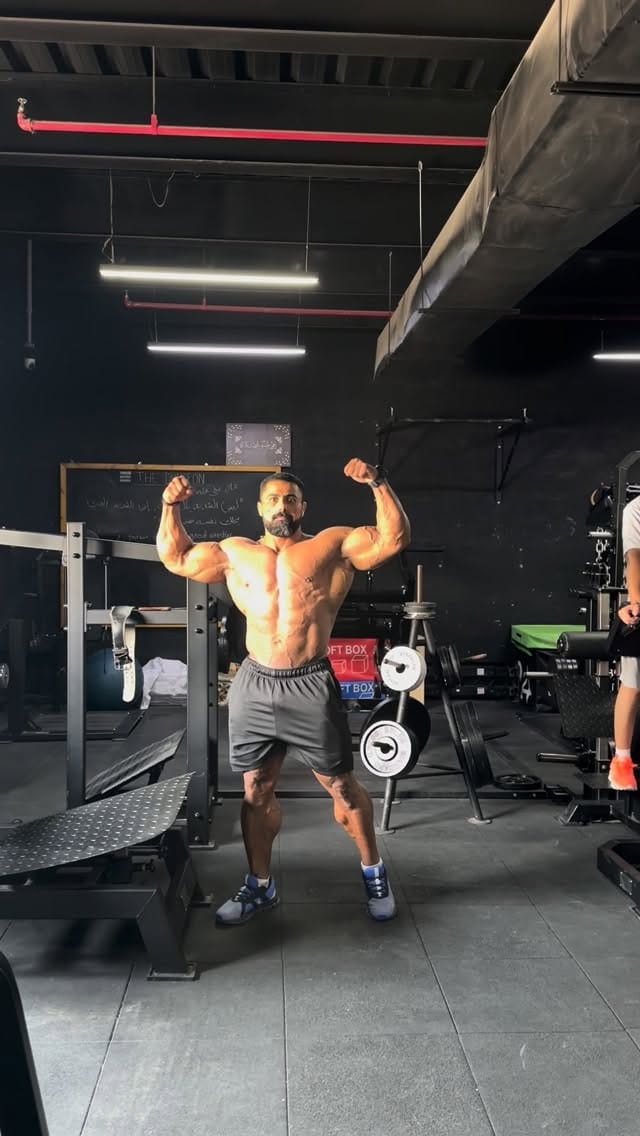 Post 9 by “IFBB Pro Bodybuilder | Dubai Coach Mahmoud Negm” on Instagram (video)