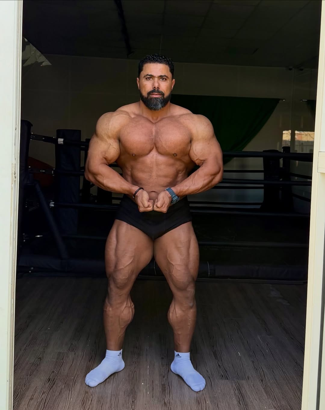Post 1 by “IFBB Pro Bodybuilder | Dubai Coach Mahmoud Negm” on Instagram (image)
