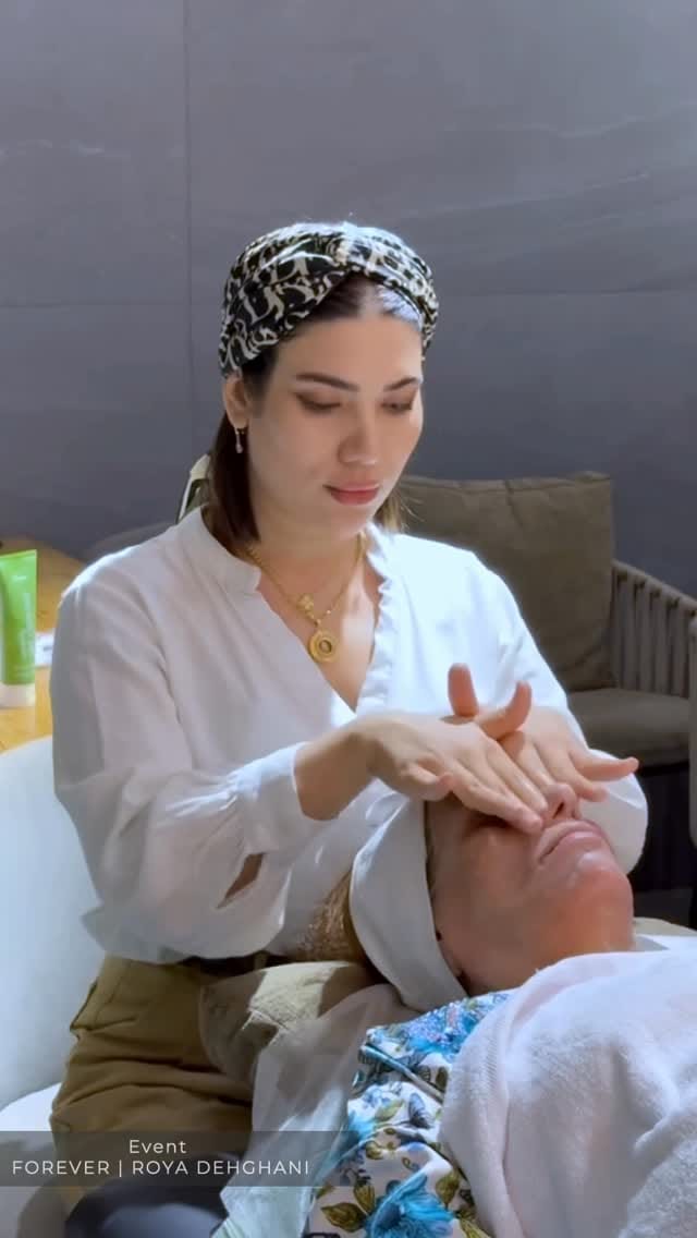 Post 2 by آکادمی تخصصی پوست رویا دهقانی on Instagram (video)