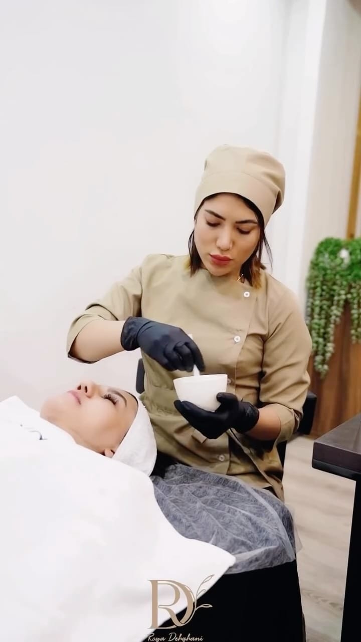 Post 5 by آکادمی تخصصی پوست رویا دهقانی on Instagram (video)