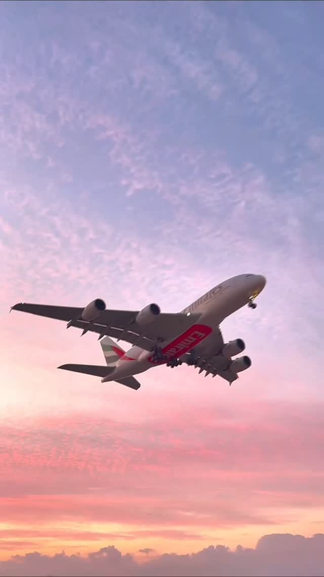 Post 3 by D U B A I on Instagram (video)