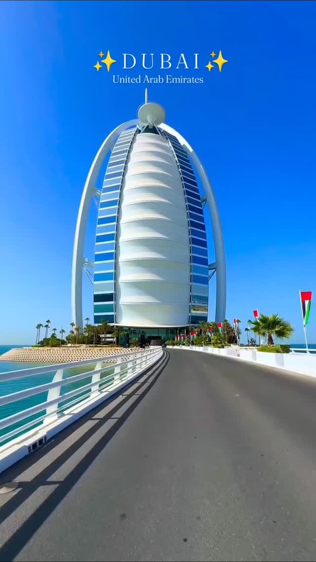 Post 4 by D U B A I on Instagram (video)