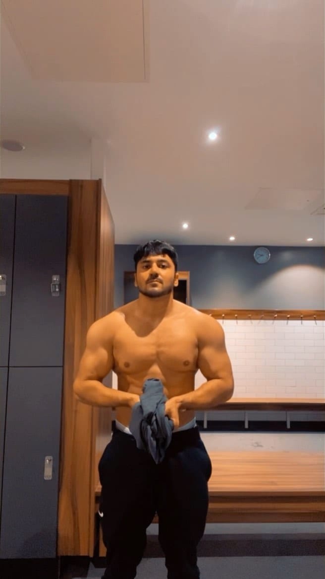 Post 8 by Umair Ali عمير علي on Instagram (video)