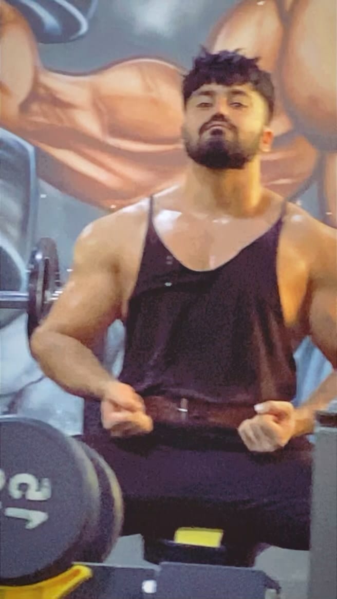 Post 10 by Umair Ali عمير علي on Instagram (video)