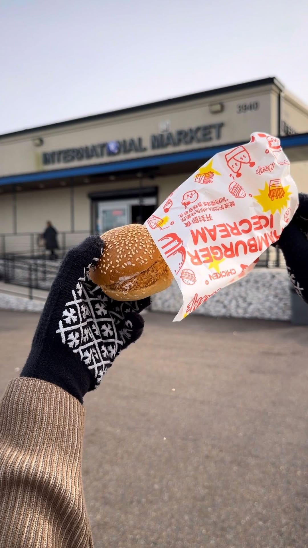 Post 4 by FOODS FROM AROUND THE WORLD on Instagram (video)