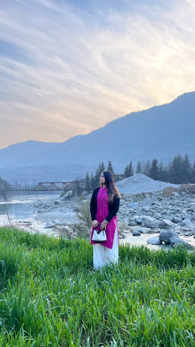 Post 5 by मनीषा on Instagram (video)