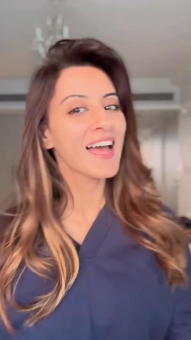 Post 7 by Deiya R Sindhi (Manisha) on Instagram (video)