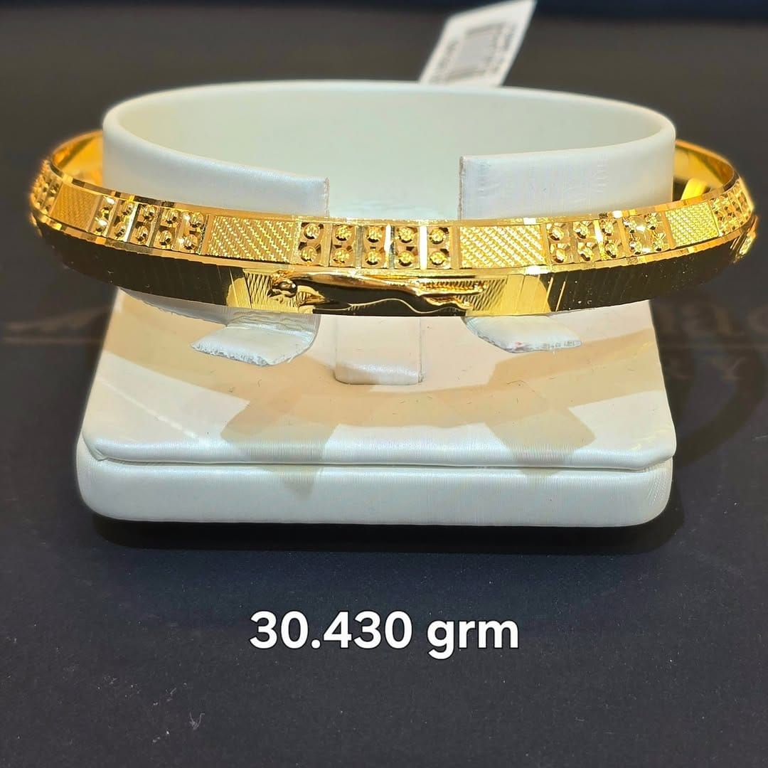 Post 8 by Al Haseena Jewellery on Instagram (carousel)