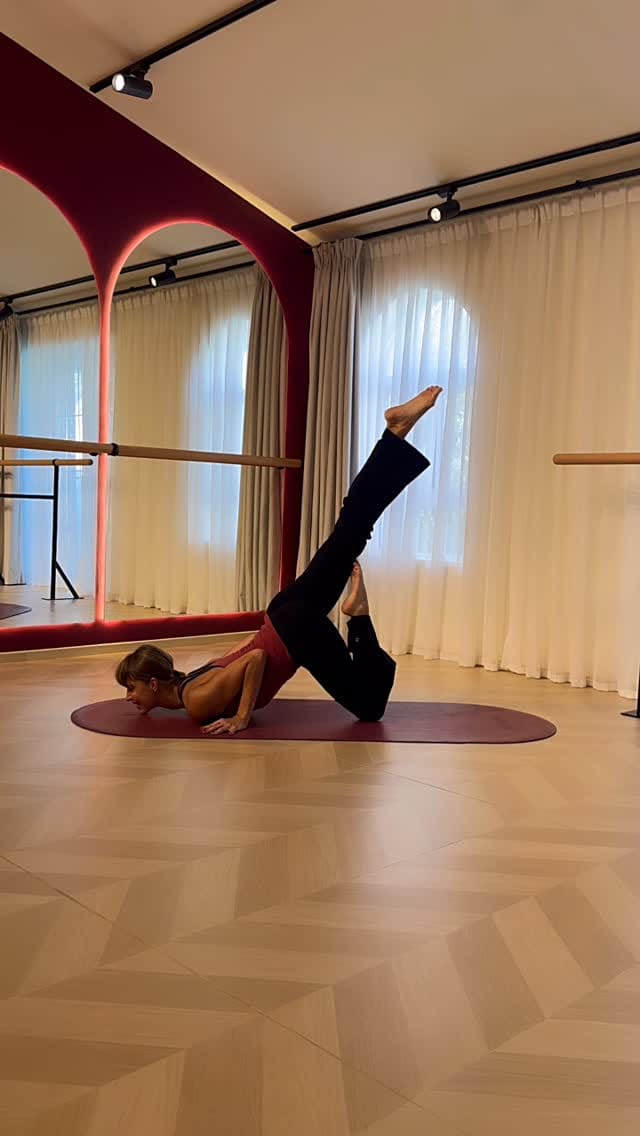 Post 6 by Agi Loufrani on Instagram (video)