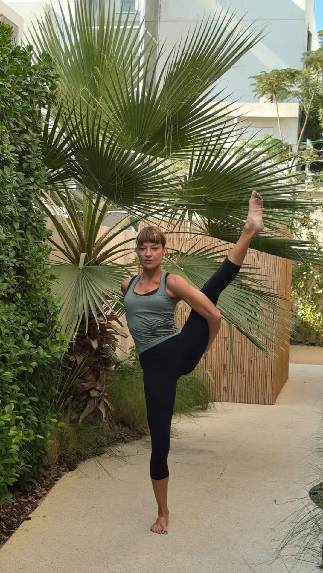 Post 1 by Agi Loufrani on Instagram (video)