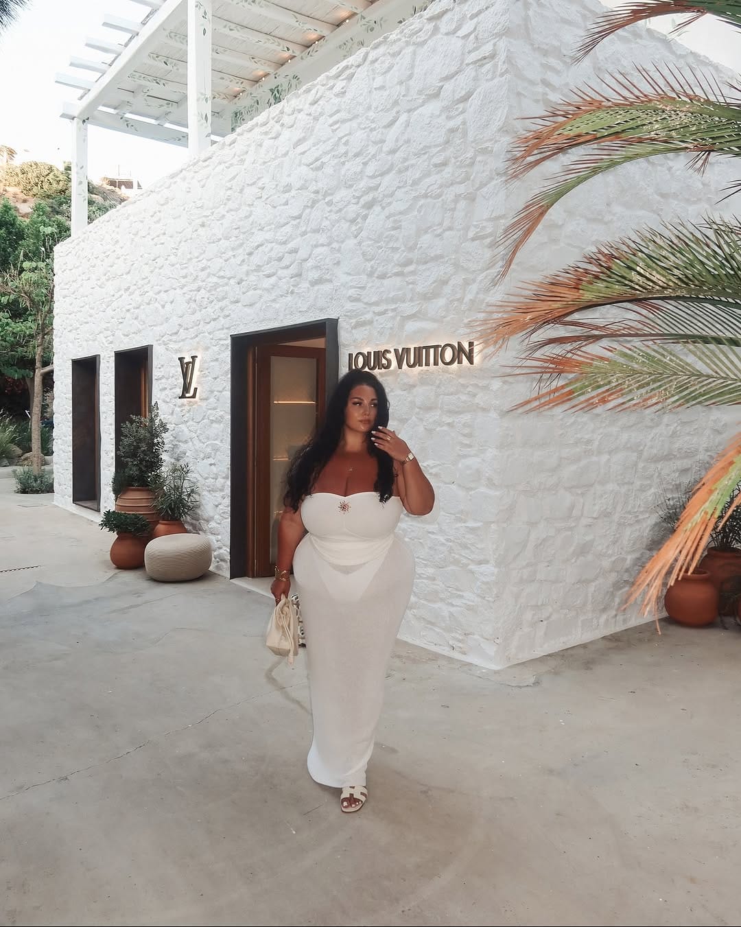 Post 6 by SAMANTHA | LUXURY CONTENT CREATOR on Instagram (carousel)