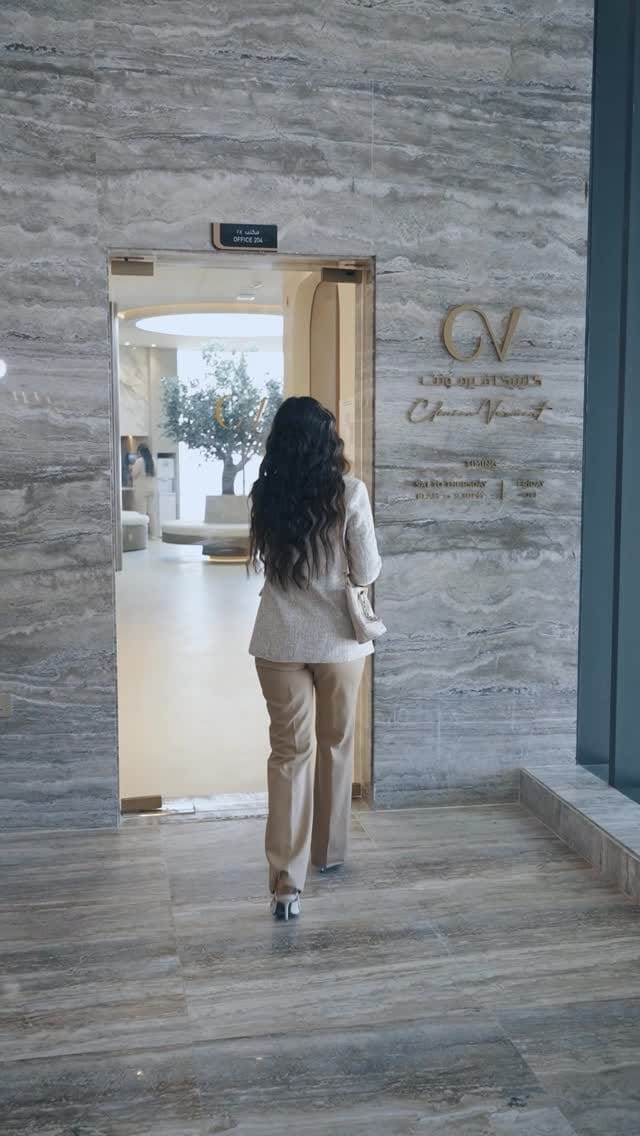 Post 8 by كلينيكا فيرمونت Clinica Vermont on Instagram (video)