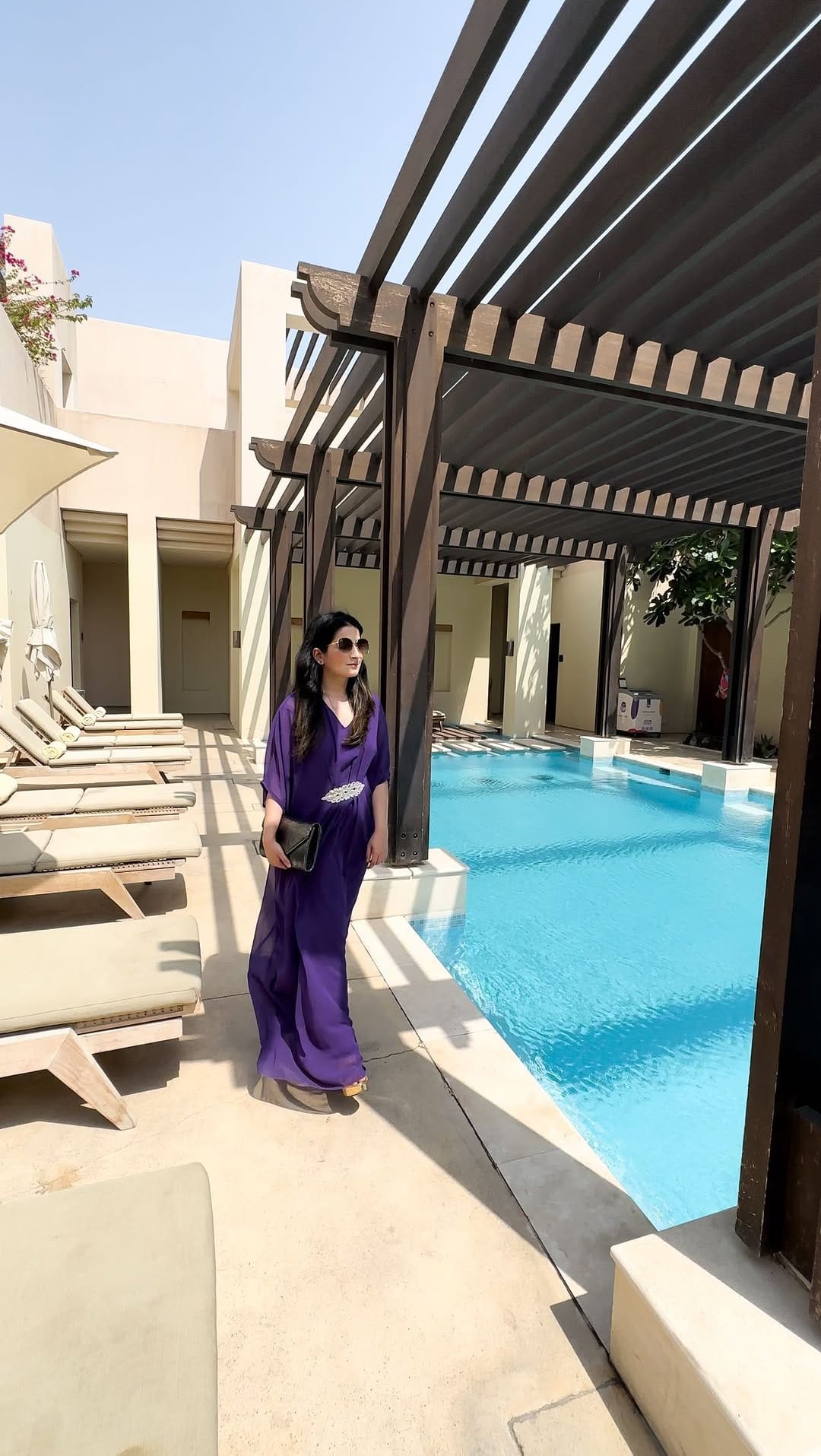 Post 10 by Hania | Dubai Blogger on Instagram (video)