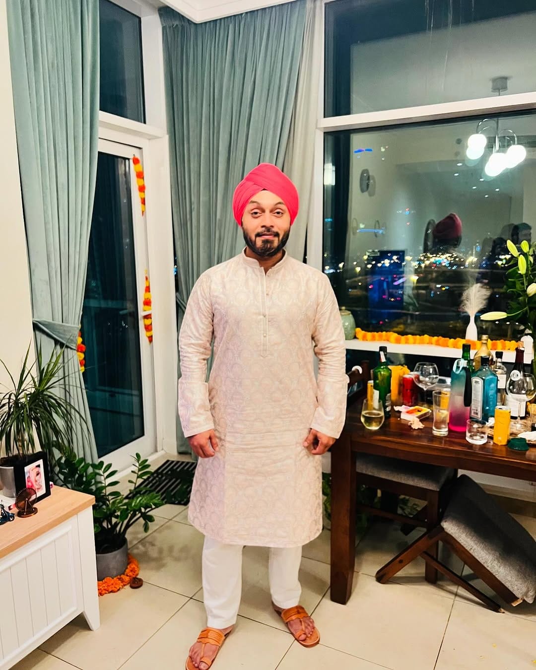 Post 4 by Avneet Singh on Instagram (carousel)