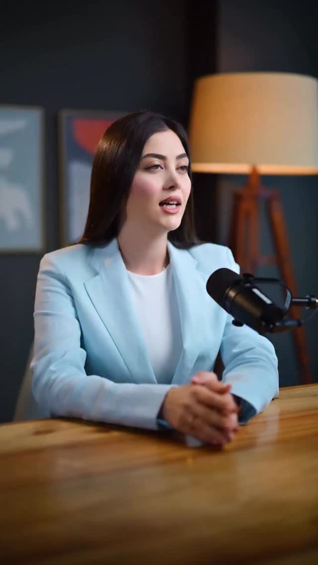 Post 5 by Elnaz Bahrami on Instagram (video)