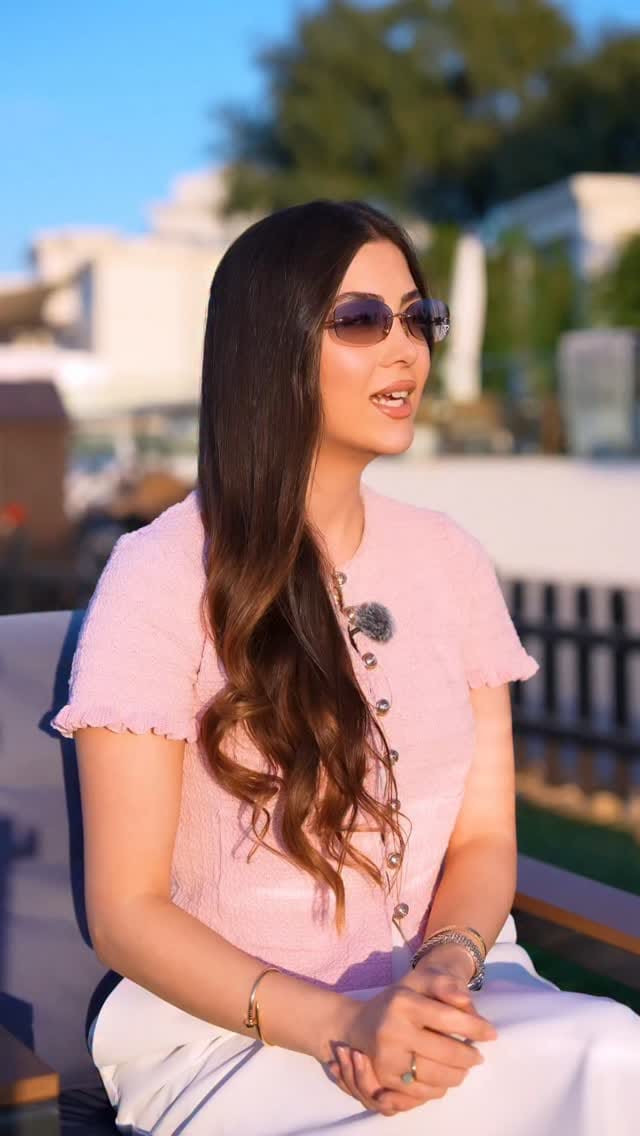 Post 4 by Elnaz Bahrami on Instagram (video)