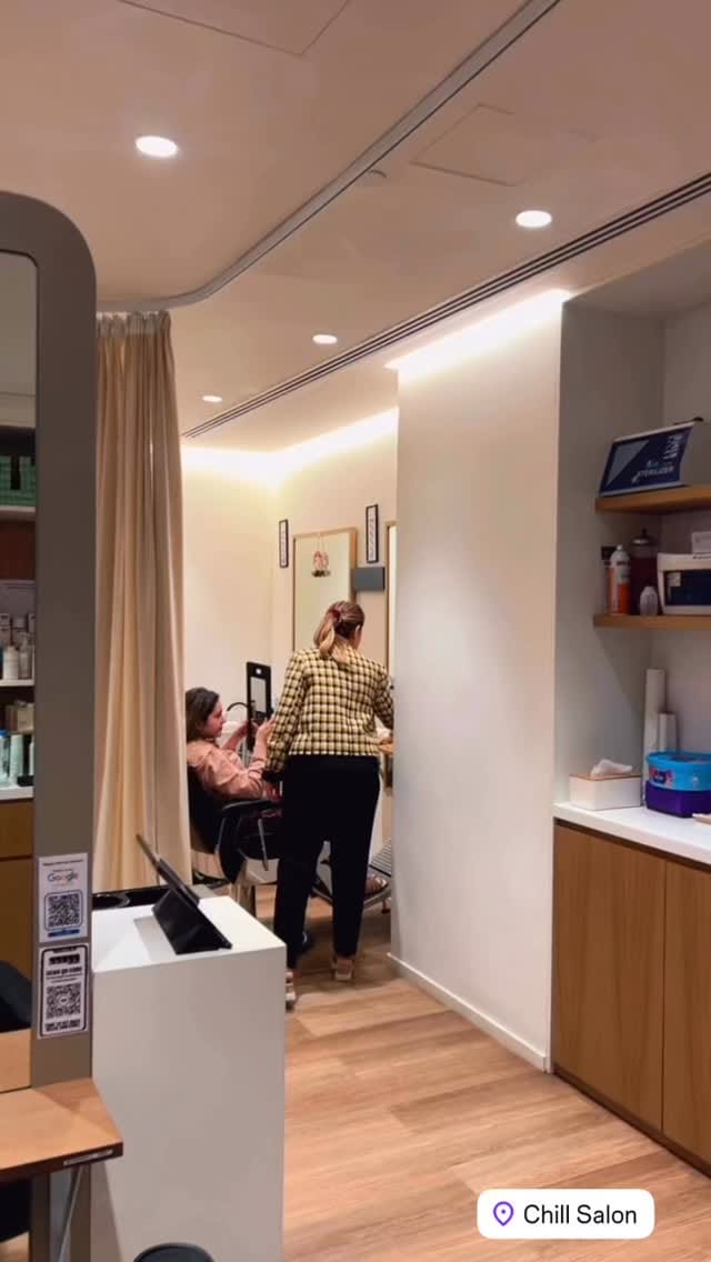 Post 4 by Chill Salon on Instagram (video)