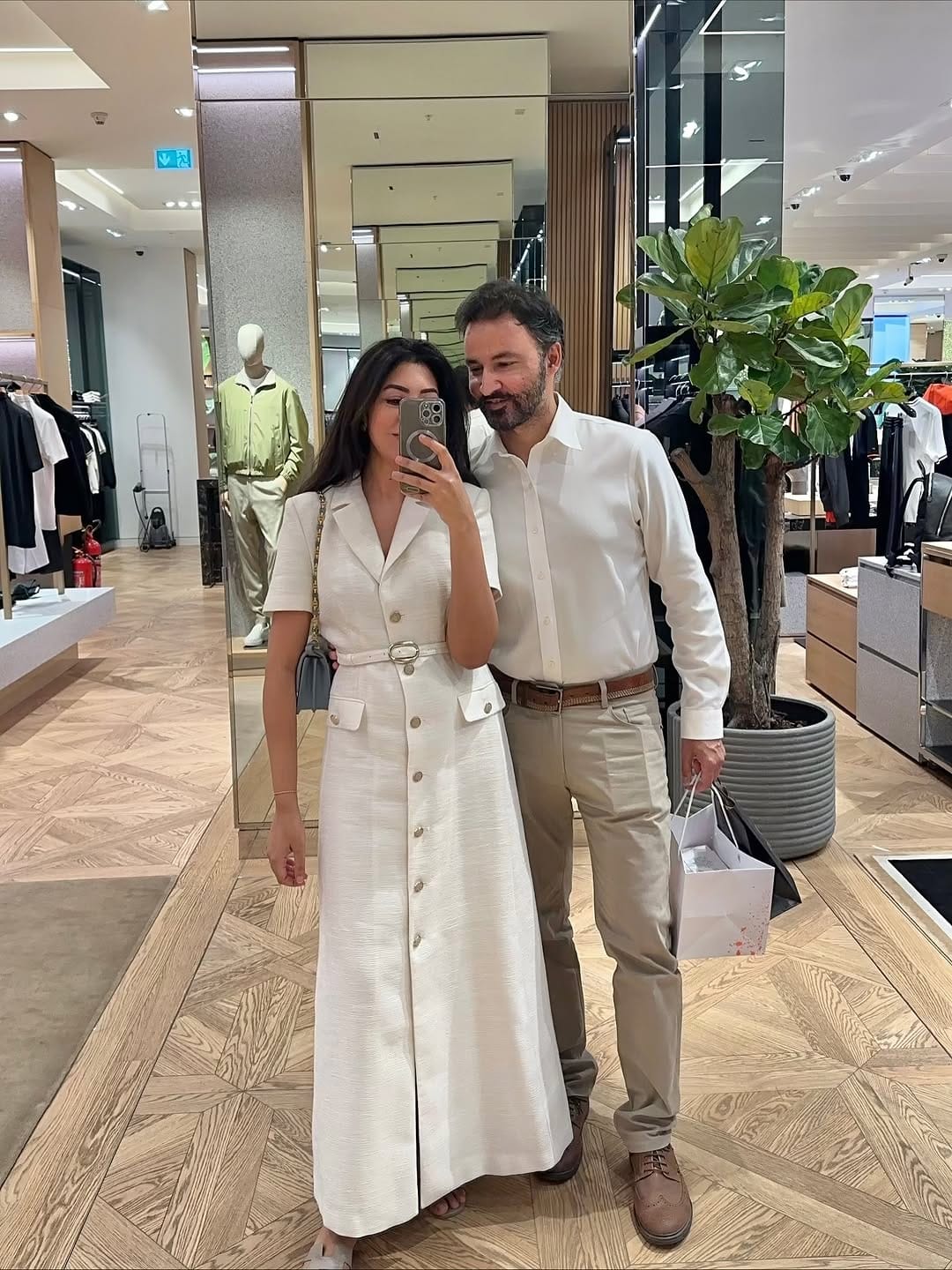 Post 8 by Farina Yaqub on Instagram (carousel)