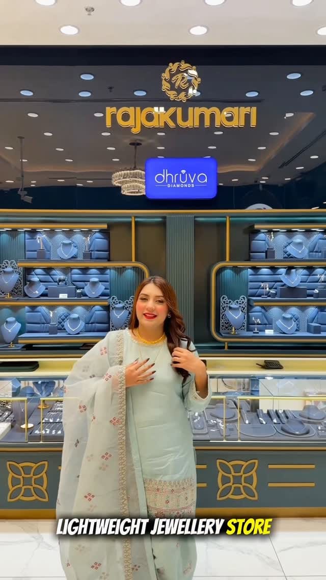 Post 3 by Komal Muzammil on Instagram (video)