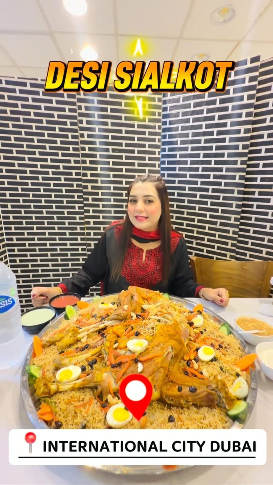 Post 8 by Komal Muzammil on Instagram (video)